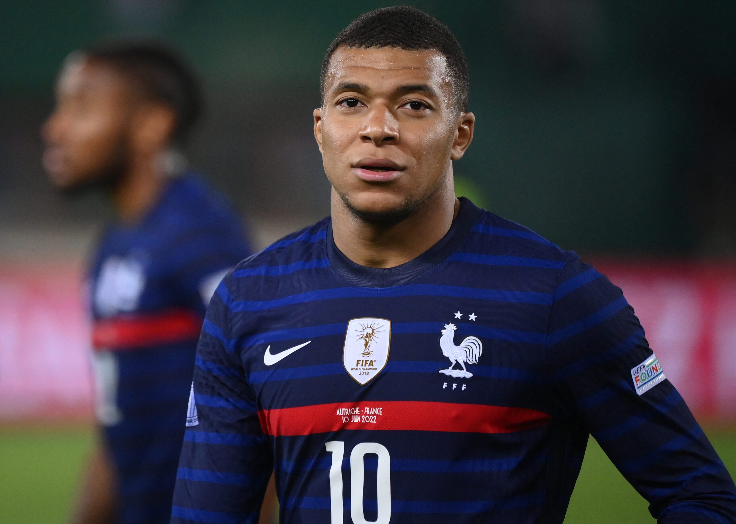 Mbappé denuncia racismo tras su penal fallado frente a Suiza en la