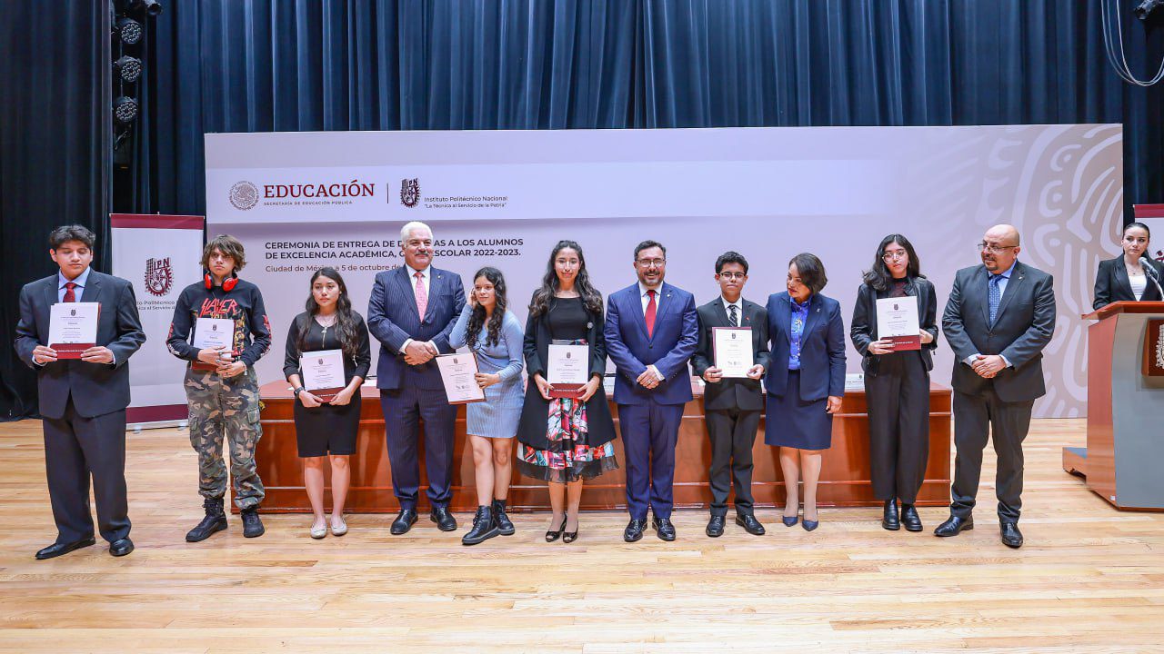 IPN reconoce a estudiantes con excelencia académica