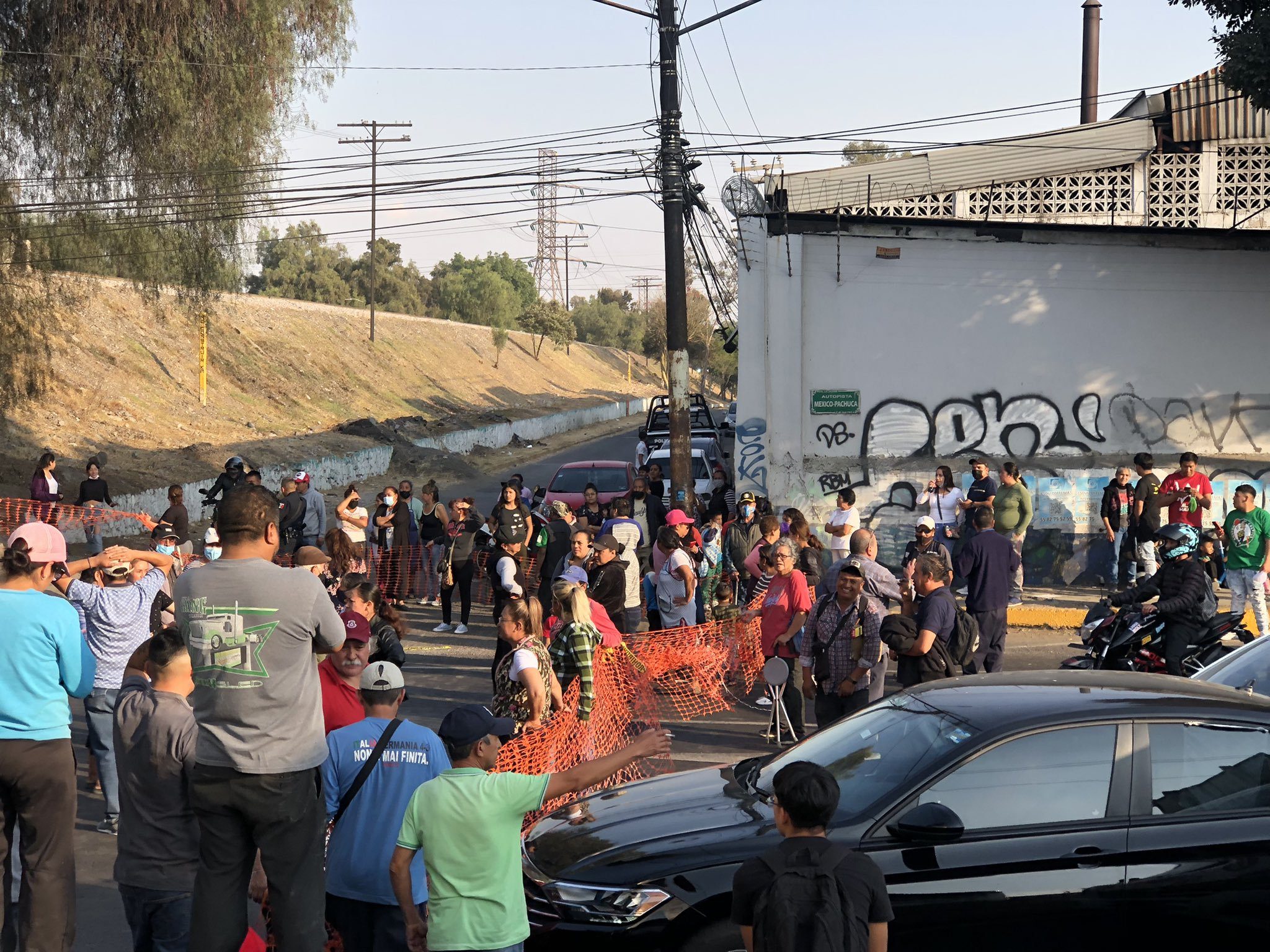 Bloquean Autopista México Pachuca Por Falta De Agua En Tlalnepantla Y