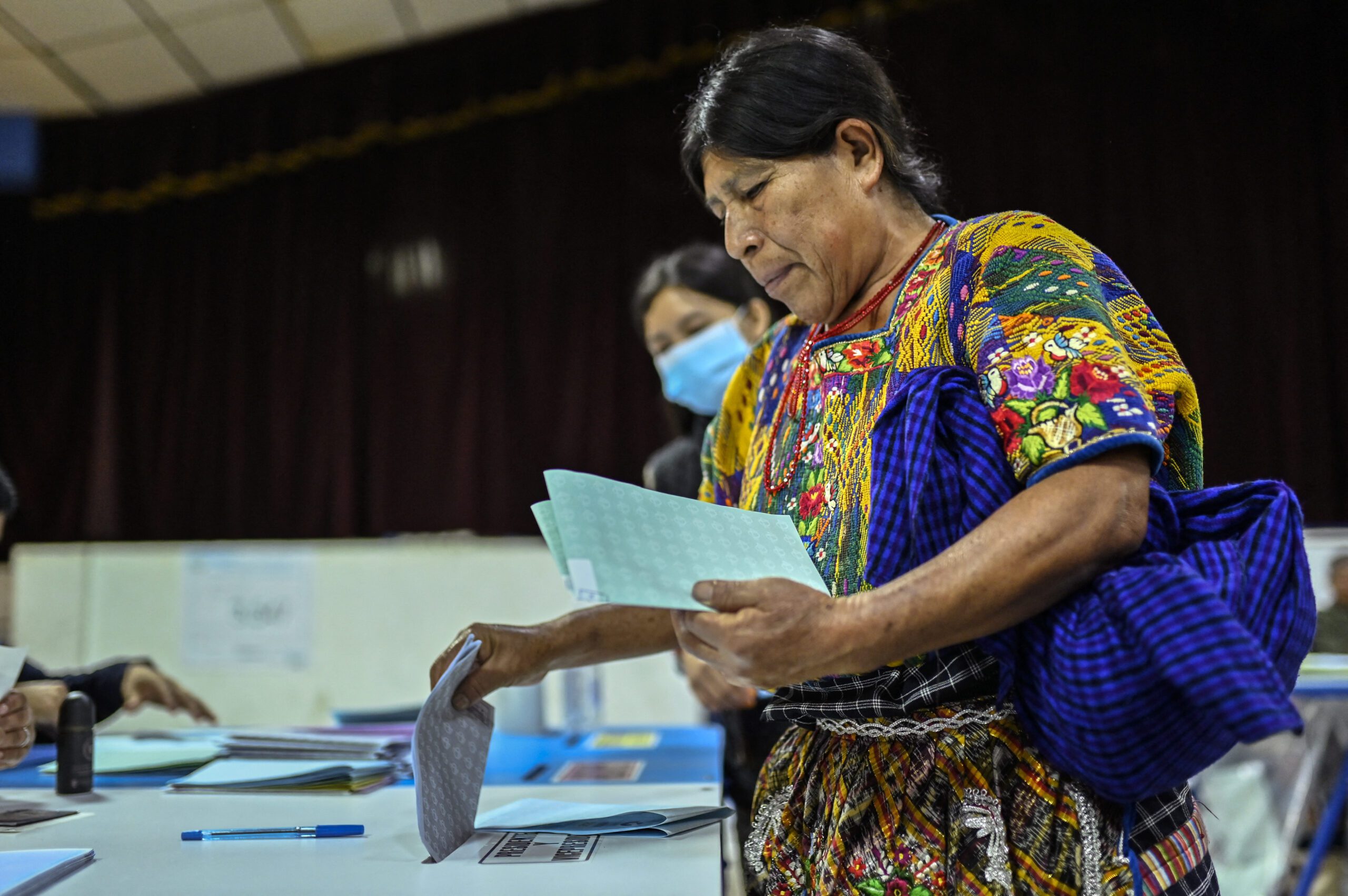 Guatemala inicia votaciones para elección de nuevo presidente • Once