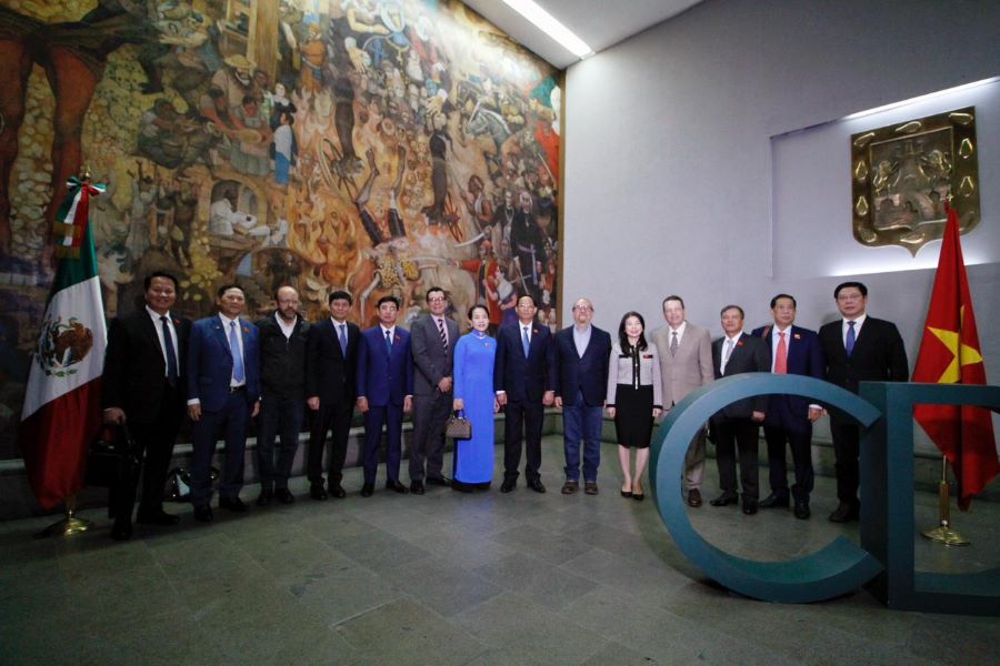 Se busca profundizar el intercambio comercial, cultural, tecnológico y académico entre esa nación de Asia y Ciudad de México.