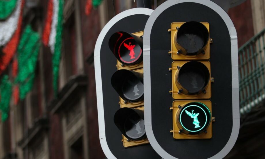 Con este proyecto se busca fomentar los valores y símbolos patrios, además de implementar una novedosa imagen en los dispositivos de movilidad.