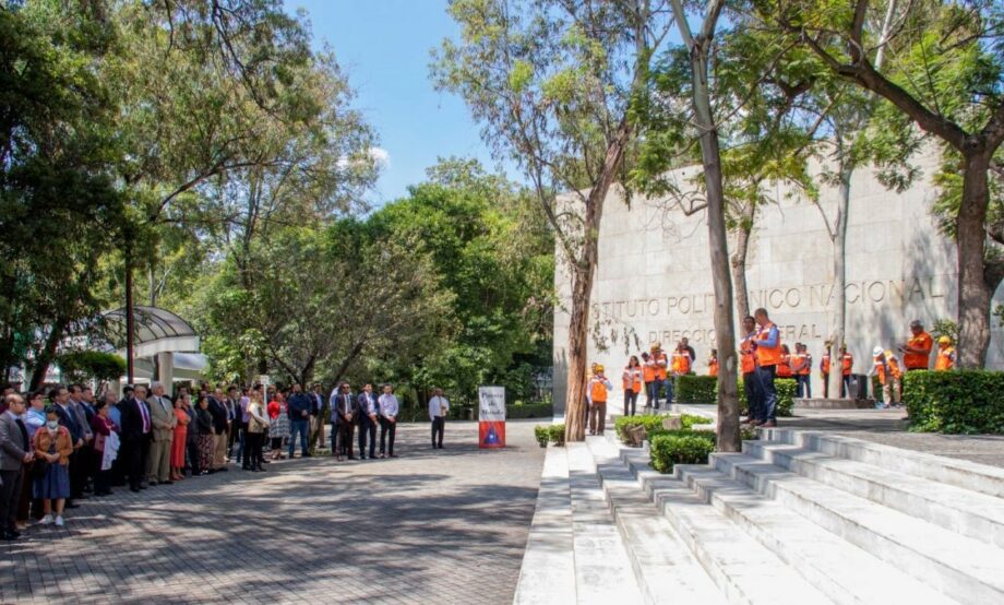La comunidad politécnica se sumó al Segundo Simulacro Nacional que se realiza cada 19 de septiembre.